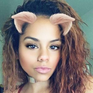 Meet your Posher, Mariana